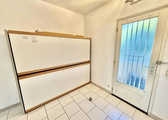 Confortable Avec Terrasse, Proche Plages - Fr-1-816-1